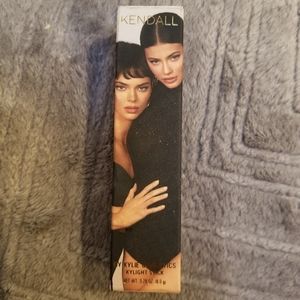 Kendall x Kylie Kylight